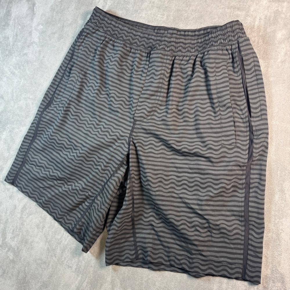 Lululemon Pace Breaker Short 9" Gray Black Wavy Stripe Running Men's L